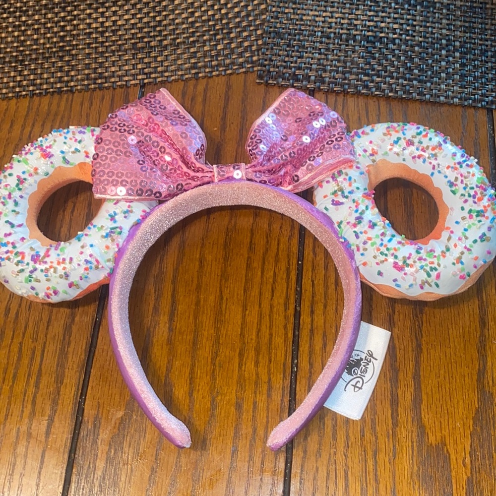 Only worn once for a few hours! DISNEY EAR HEAD BAND